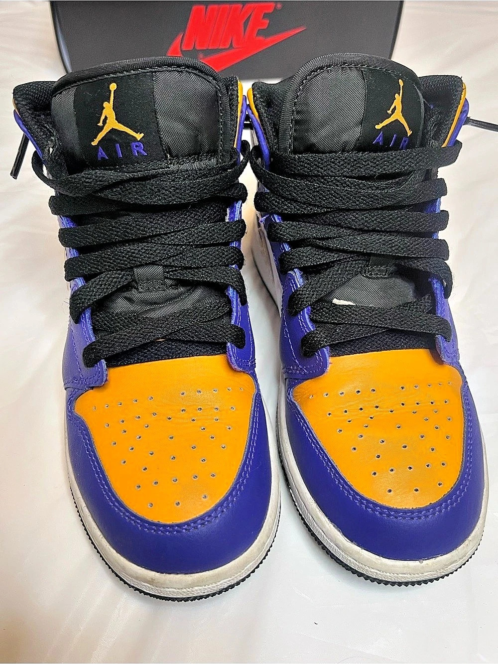 Jordan Air Jordan 1 Mid Kids Sneakers US 4.5 Like New